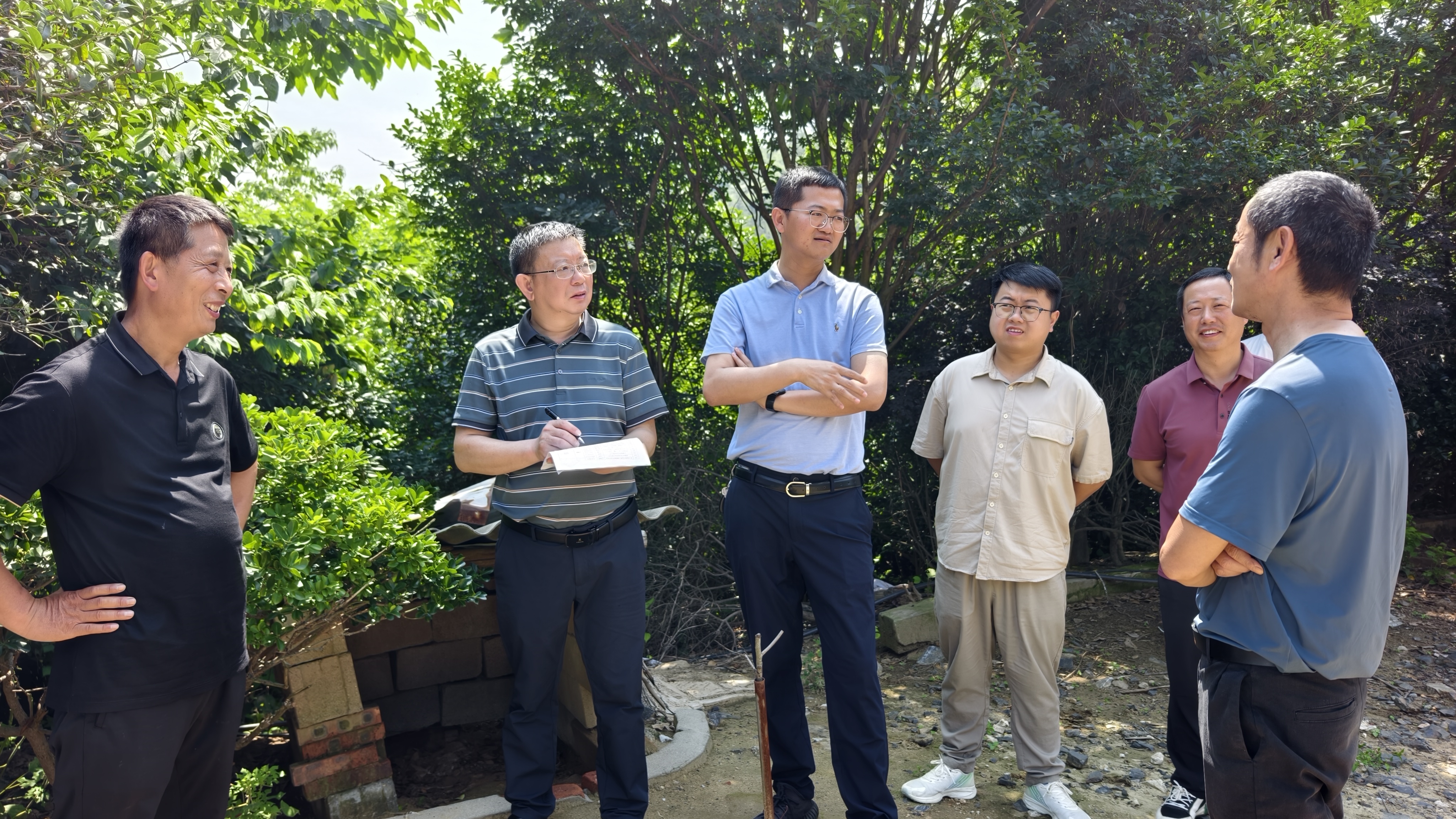 访企入村 纾难解困